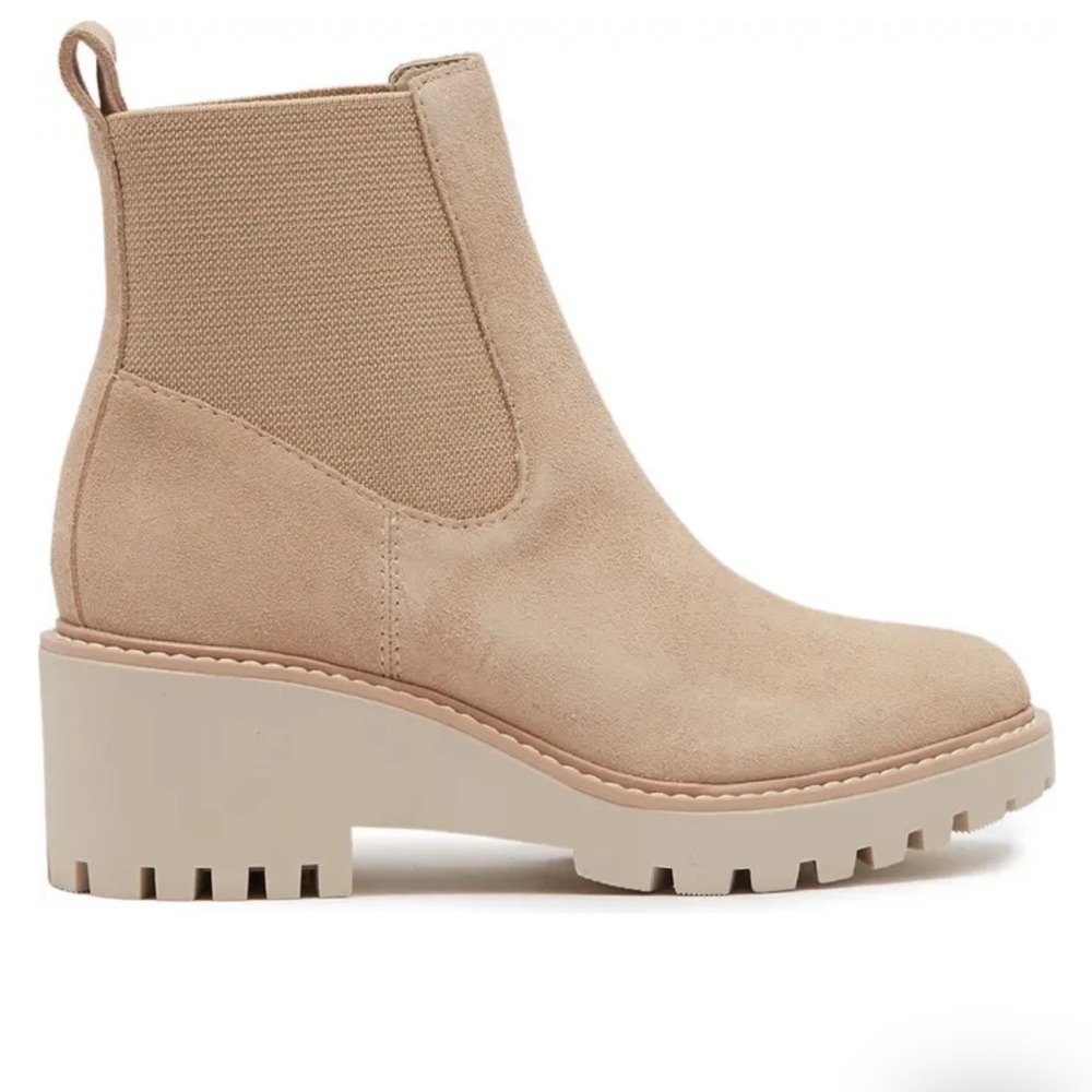 NWT DOLCE VITA Huxly Dune Suede Booties
